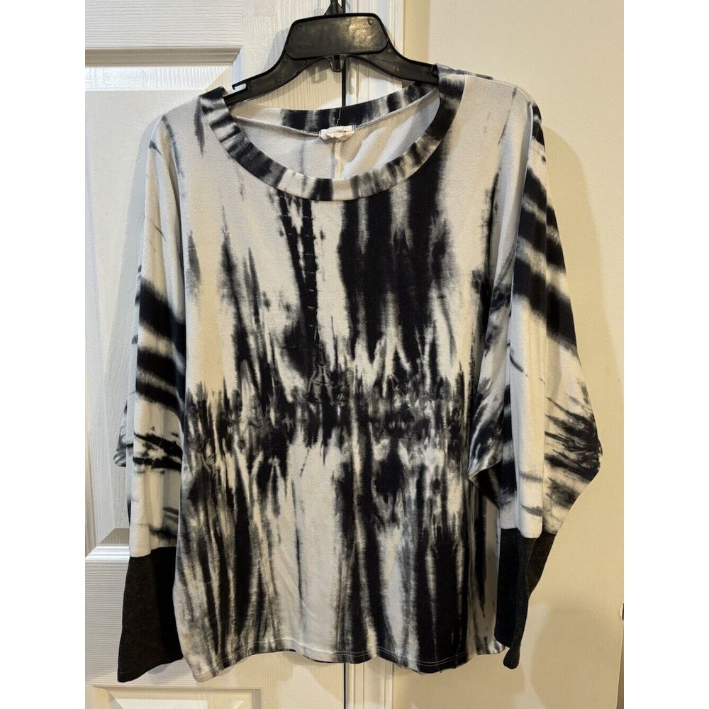 BiBi Women's Long Sleeve Shirt Sz S Black & White Swirl Thumb Holes